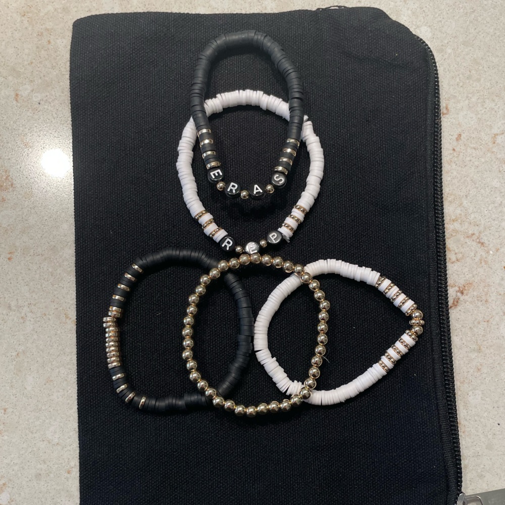 Eras & Reputation Friendship Bracelet Set - Picture 3 of 3